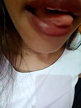 Snapshot of Hot__girls001 chatting on 11-16-25, 02:11 Hot girls001 online show from 11-16-25, 02:11