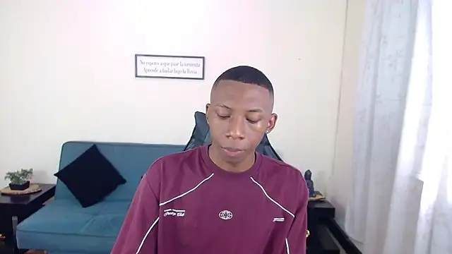 Snapshot of Miilo18 chatting on 12-17-25, 08:59 Miilo18 online show from 12-17-25, 08:59