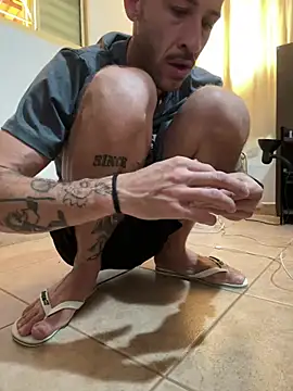 Snapshot of Lucasjandre chatting on 02-02-26, 10:36 Lucasjandre online show from 02-02-26, 10:36