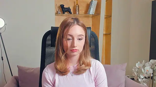 Snapshot of ReinaHenslin chatting on 11-11-25, 08:25 ReinaHenslin online show from 11-11-25, 08:25