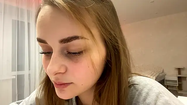 GeralynChiszar online show from 03-12-26, 08:04