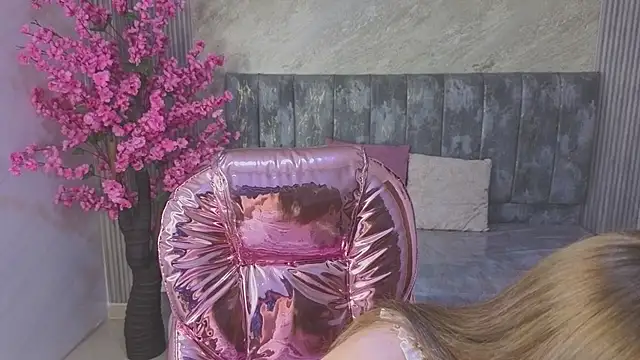 Snapshot of Dafne_moon_s chatting on 11-12-25, 04:02 Dafne moon s online show from 11-12-25, 04:02