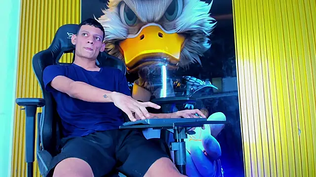 Snapshot of Jordan_boy_18 chatting on 11-18-25, 04:50 Jordan boy 18 online show from 11-18-25, 04:50