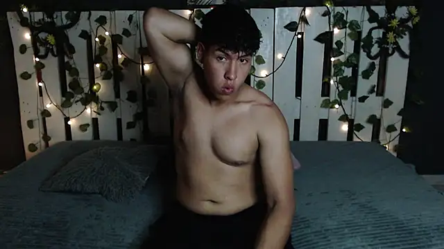 Snapshot of Matias_Sky chatting on 11-12-25, 01:17 Matias Sky online show from 11-12-25, 01:17