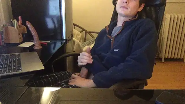 Snapshot of jw25055 chatting on 11-11-25, 02:44 jw25055 online show from 11-11-25, 02:44