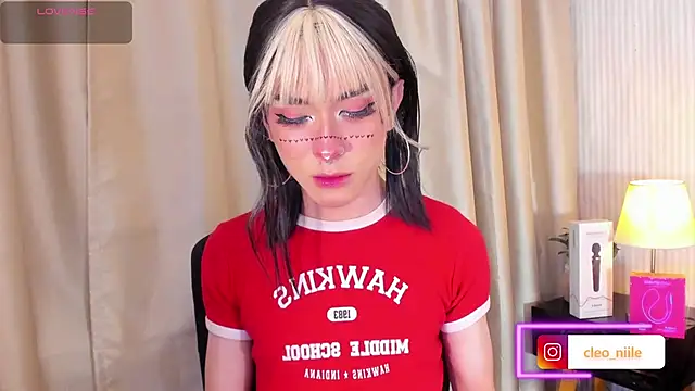 Snapshot of cleeo_nile chatting on 12-19-25, 05:47 cleeo nile online show from 12-19-25, 05:47