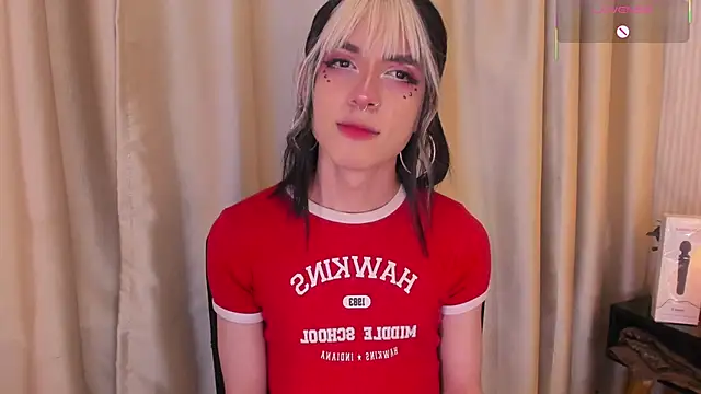 Snapshot of cleeo_nile chatting on 01-15-26, 04:28 cleeo nile online show from 01-15-26, 04:28