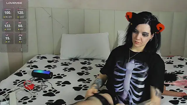 Lina Moony online show from 02-06-26, 01:54