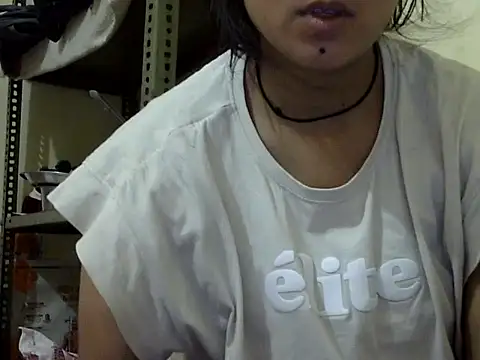 Snapshot of Anika_Singh chatting on 05-03-26, 03:01 Anika Singh online show from 05-03-26, 03:01