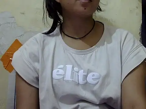 Snapshot of Anika_Singh chatting on 05-04-26, 06:15 Anika Singh online show from 05-04-26, 06:15