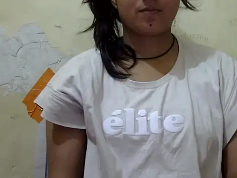 Snapshot of Anika_Singh chatting on 05-06-26, 04:23 Anika Singh online show from 05-06-26, 04:23