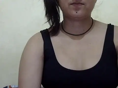 Snapshot of Anika_Singh chatting on 05-28-26, 04:04 Anika Singh online show from 05-28-26, 04:04