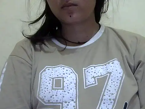 Snapshot of Anika_Singh chatting on 06-10-26, 11:20 Anika Singh online show from 06-10-26, 11:20