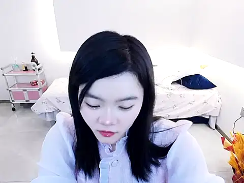 Snapshot of Shaurk chatting on 12-16-25, 02:49 Shaurk online show from 12-16-25, 02:49