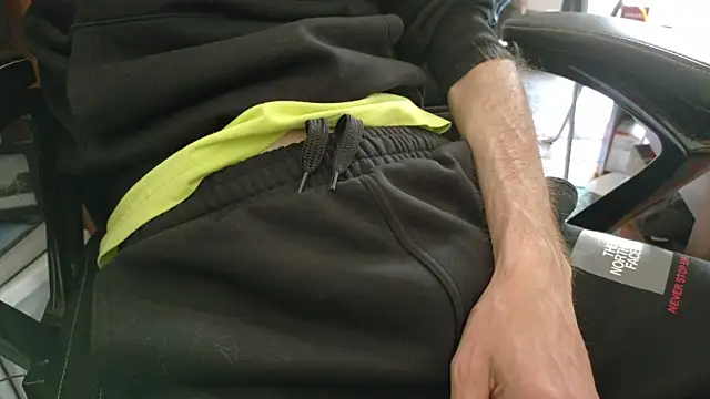 Chrisatmiami online show from 04-18-26, 03:16