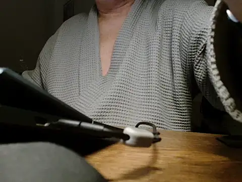 sssuka online show from 02-11-26, 10:04