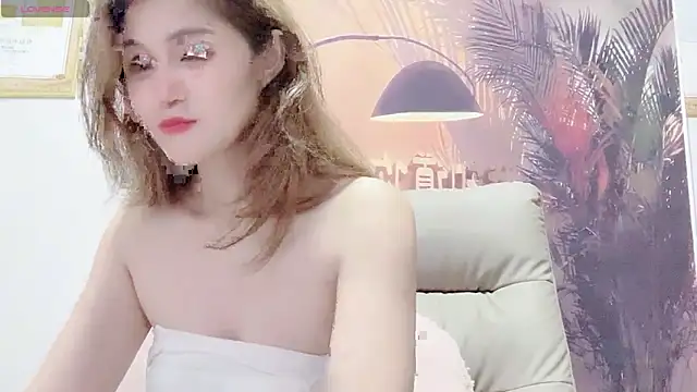 Snapshot of Summer-C chatting on 07-21-26, 01:46 Summer-C online show from 07-21-26, 01:46