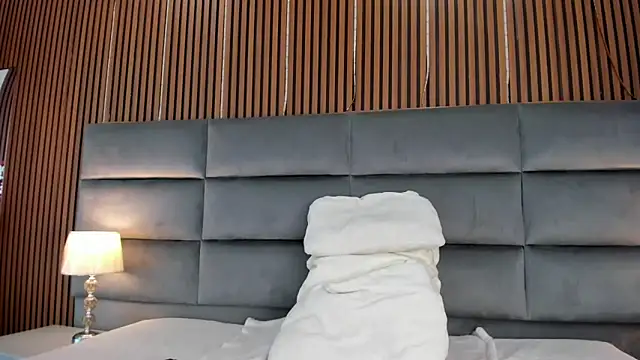 Lucy Vegas online show from 04-23-26, 01:13