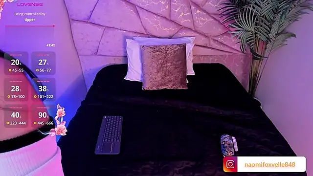 Atenea Velle online show from 12-03-25, 01:20