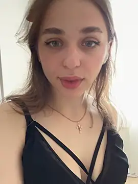 Snapshot of yoyogirlx chatting on 06-14-26, 02:24 yoyogirlx online show from 06-14-26, 02:24