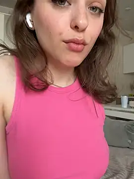 Snapshot of yoyogirlx chatting on 06-25-26, 01:49 yoyogirlx online show from 06-25-26, 01:49