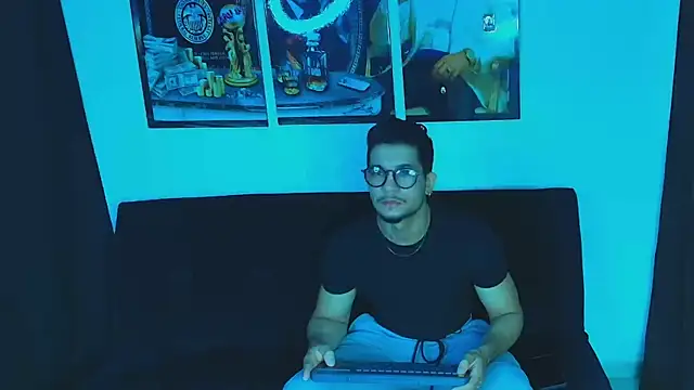 Nolan joness online show from 11-20-25, 01:22