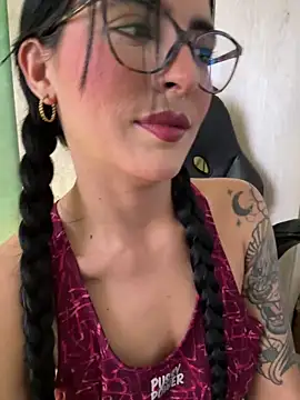 Cristal Cerati  online show from 12-15-25, 04:44