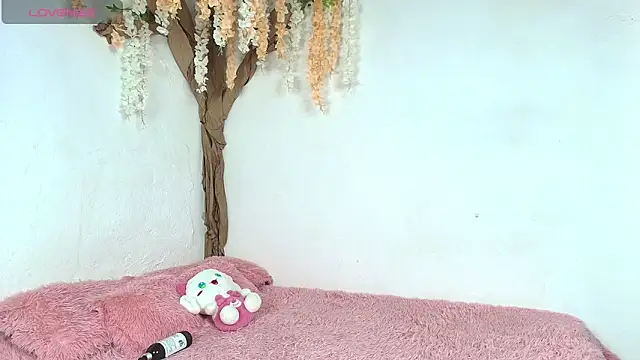 Snapshot of MISS_SAMMYROSE chatting on 05-13-26, 11:33 MISS SAMMYROSE online show from 05-13-26, 11:33