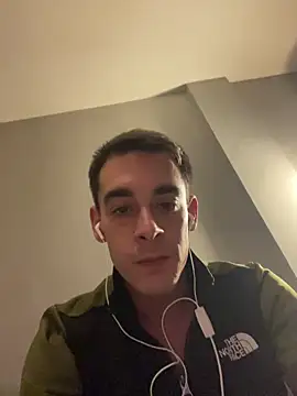 Snapshot of 18k_boss chatting on 11-13-25, 09:03 18k boss online show from 11-13-25, 09:03