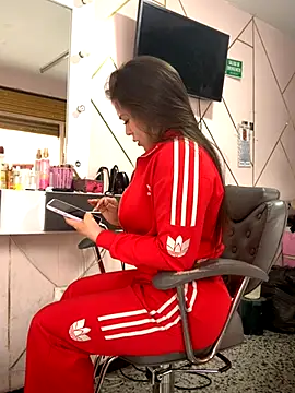 Snapshot of XIIMENA7 chatting on 11-12-25, 07:24 XIIMENA7 online show from 11-12-25, 07:24