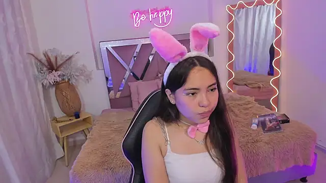 ISABELA TAY online show from 11-22-25, 11:53