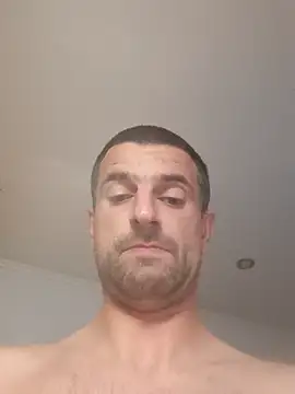 Snapshot of TwardyKierowca chatting on 11-12-25, 07:53 TwardyKierowca online show from 11-12-25, 07:53