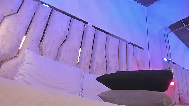 Caroline palmerr online show from 02-04-26, 03:23