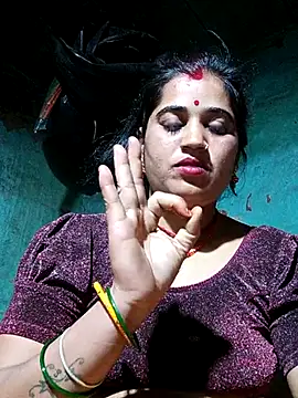 Hot kamla online show from 04-24-26, 11:40