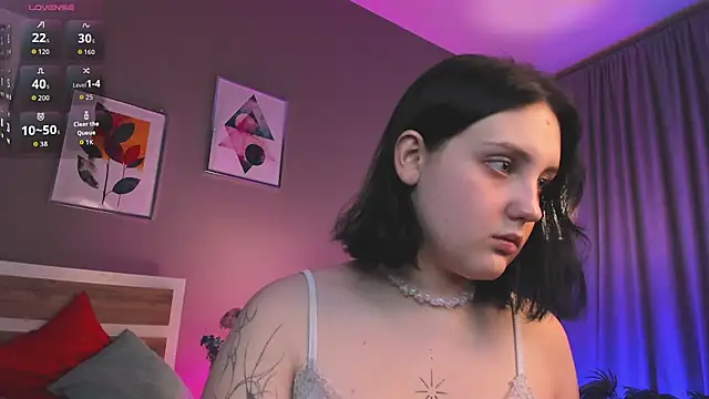 Snapshot of hey_tessa chatting on 02-06-26, 12:15 hey tessa online show from 02-06-26, 12:15