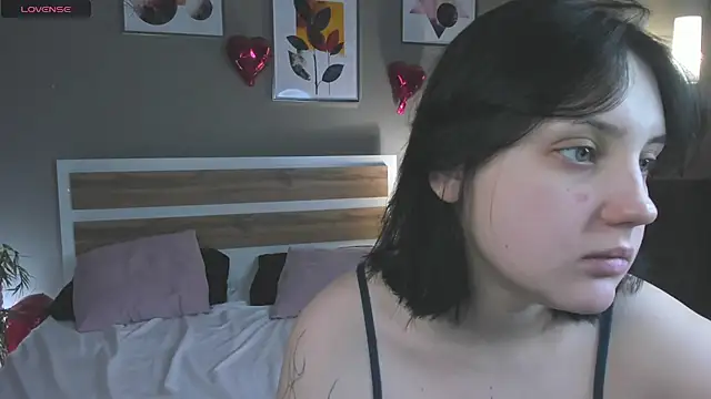 Snapshot of hey_tessa chatting on 02-16-26, 08:16 hey tessa online show from 02-16-26, 08:16