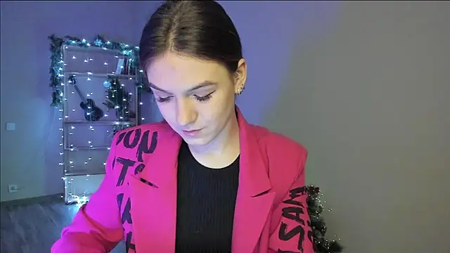 luna lust 212 online show from 12-23-25, 04:21