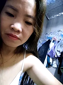 Snapshot of Site-loe chatting on 11-14-25, 10:51 Site-loe online show from 11-14-25, 10:51