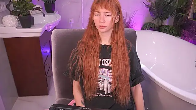 Nicol Moonn online show from 04-24-26, 07:55