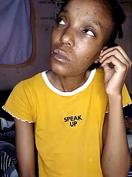 Beverlygurlx6 online show from 03-04-26, 05:46