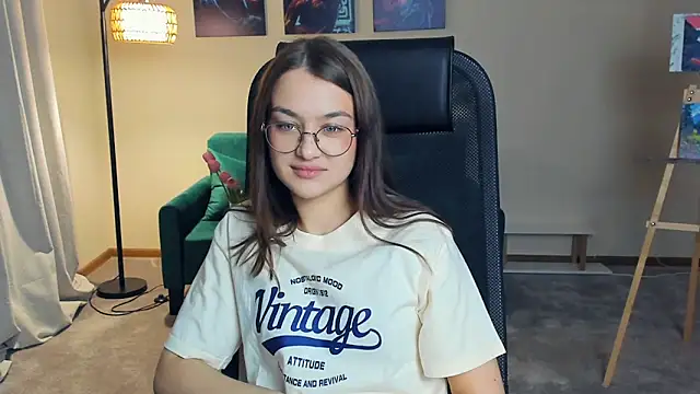 Snapshot of AveryFechter chatting on 11-16-25, 03:39 AveryFechter online show from 11-16-25, 03:39