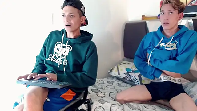 Snapshot of explosive_couplex2 chatting on 11-14-25, 03:05 explosive couplex2 online show from 11-14-25, 03:05