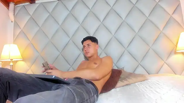 ZeusBrant online show from 04-23-26, 02:08