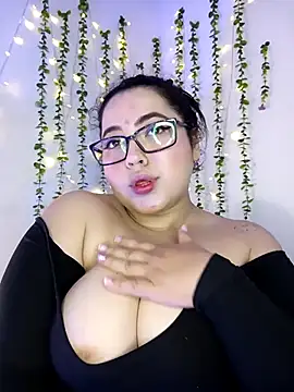 Snapshot of Sweety_chloe chatting on 02-25-26, 02:59 Sweety chloe online show from 02-25-26, 02:59