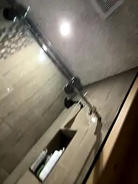 Snapshot of mikeyy003 chatting on 11-12-25, 05:24 mikeyy003 online show from 11-12-25, 05:24