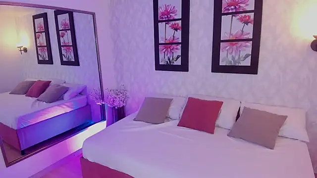 Snapshot of Martina_077 chatting on 12-04-25, 12:14 Martina 077 online show from 12-04-25, 12:14