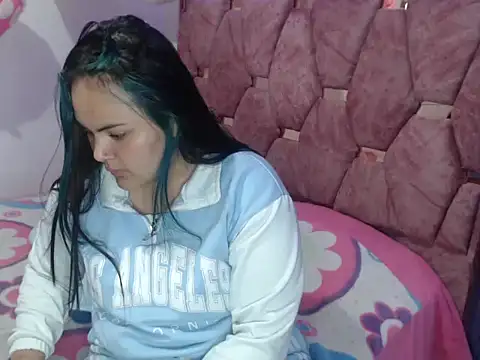 Snapshot of sammy_1211 chatting on 11-17-25, 10:37 sammy 1211 online show from 11-17-25, 10:37