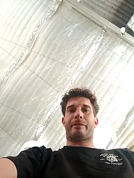 Snapshot of _____-AAAZZZ999000____A chatting on 11-19-25, 02:17 -AAAZZZ999000 A online show from 11-19-25, 02:17