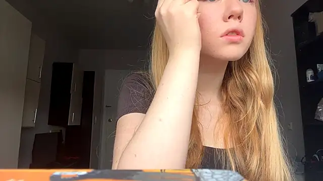 Snapshot of FerminaDepaula chatting on 11-14-25, 08:24 FerminaDepaula online show from 11-14-25, 08:24