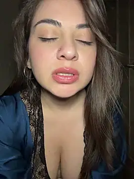 Lovynna online show from 05-22-26, 06:35